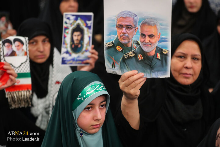 Photos: Imam Khamenei meets with families of martyrs on birth anniversary of Imam Ali (a.s.)