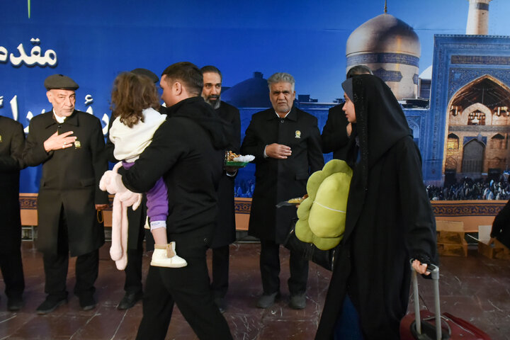Photos: Welcoming Ceremony for Pilgrims of the Imam Reza Shrine at Mashhad Railway Station
