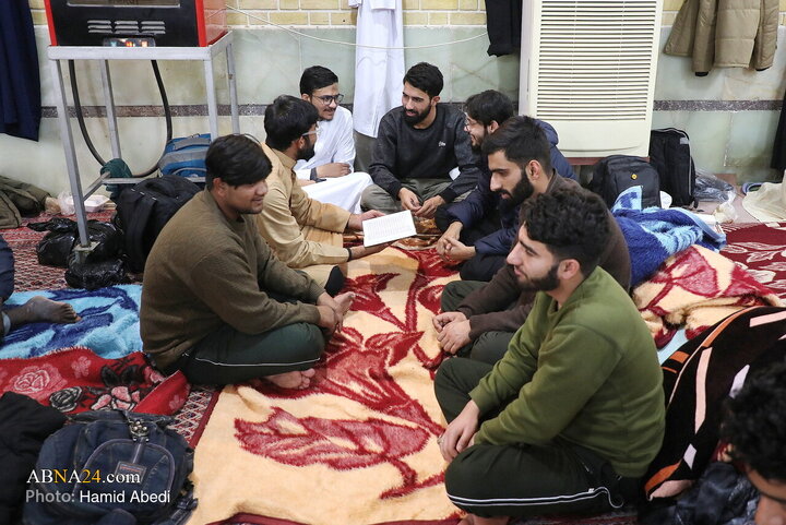 آئین معنوی اعتکاف طلاب غیرایرانی