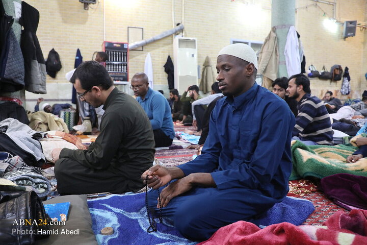 آئین معنوی اعتکاف طلاب غیرایرانی