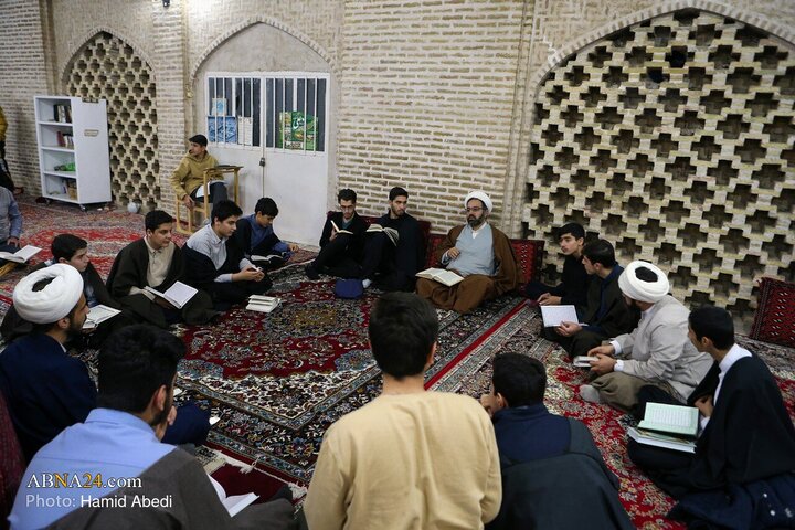 آیین معنوی اعتکاف در مسجد جامع قم