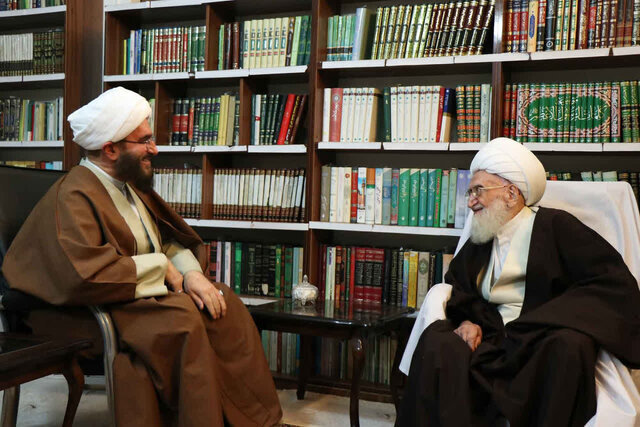 آیت‌الله نوری همدانی: ائمه جمعه واسطه مردم و نظام هستند و باید صدای مردم باشند