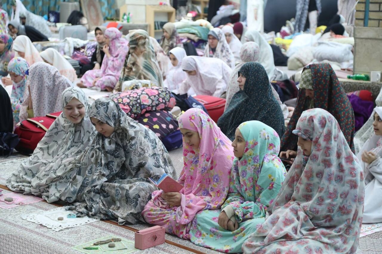 برگزاری مراسم معنوی اعتکاف ویژه دختران نوجوان در موزه ملی انقلاب اسلامی و دفاع مقدس