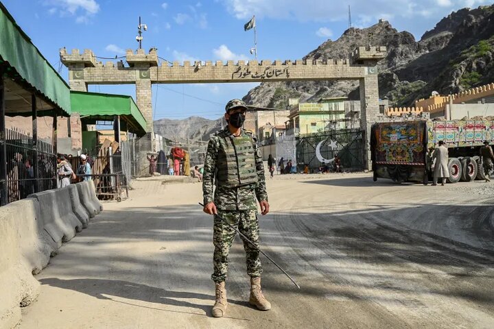 صدها شهروند پاکستانی در افغانستان گرفتار شده‌اند/ بلاتکلیفی پس از بسته شدن مرزها ادامه دارد
