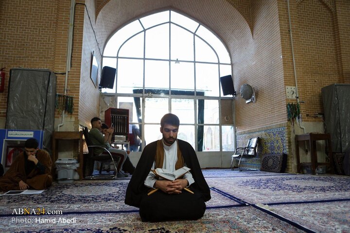 Photos: Spiritual Iʿtikaf Ceremony in Qom’s Jameh Mosque, Imam Hasan al‑Askari Mosque