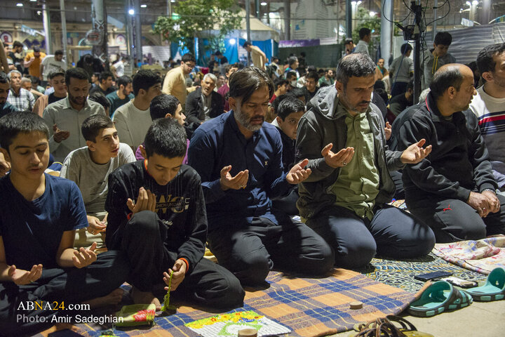 Photos: Spiritual Itikaf Ritual at Shohada Grand Mosque in Shiraz