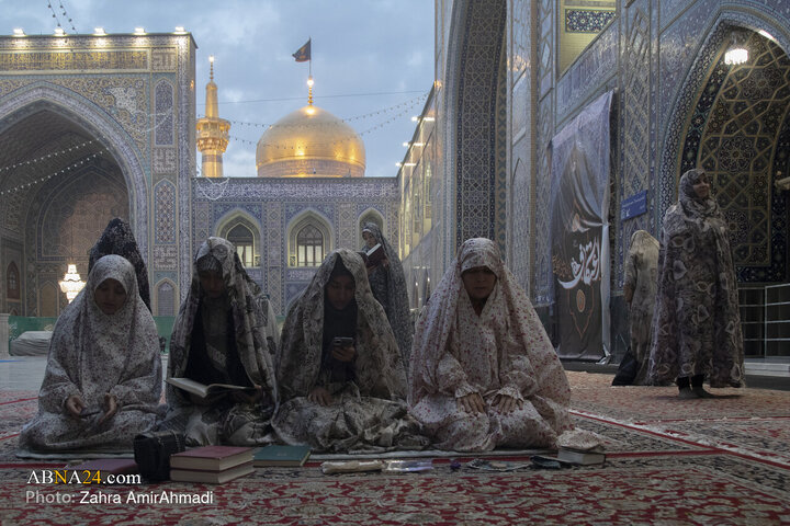 آیین اعتکاف بانوان در حرم مطهر امام رضا(ع)