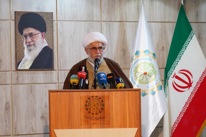 آیت‌الله رمضانی: حضرت عیسی(ع) منجی رهایی‌بخش بشر است/ صلح حقیقی بدون عدالت ممکن نیست