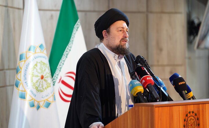 پیامبران به زندگی انسان معنا می‌دهند/ بحران امروز جهان نتیجه دین‌پرستی است نه دینداری