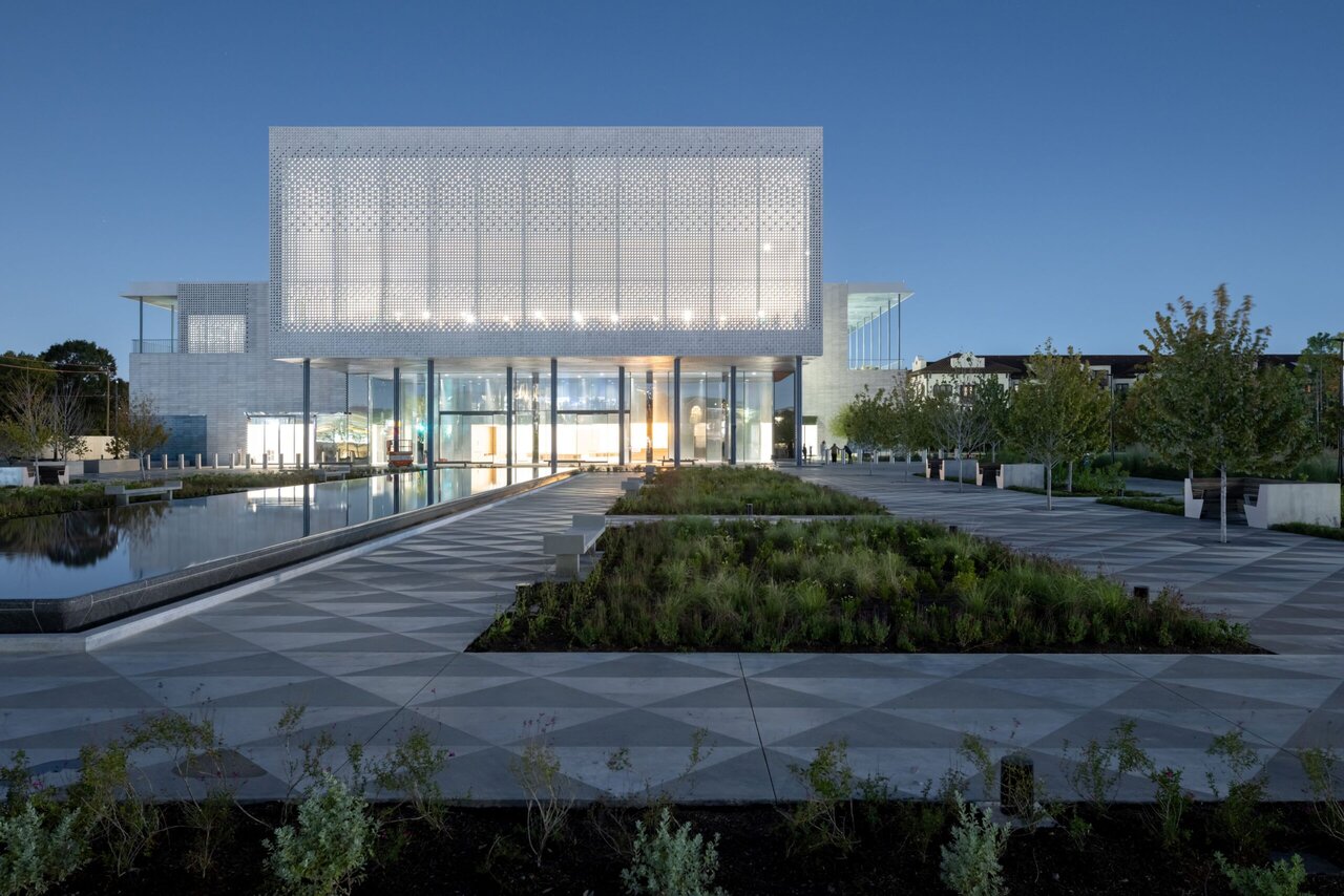 Video: Early Days of Ismaili Shia Worship Center in Houston, USA