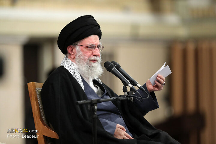 Photos: Imam Khamenei meets with people of Qom