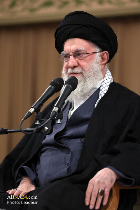 Photos: Imam Khamenei meets with people of Qom