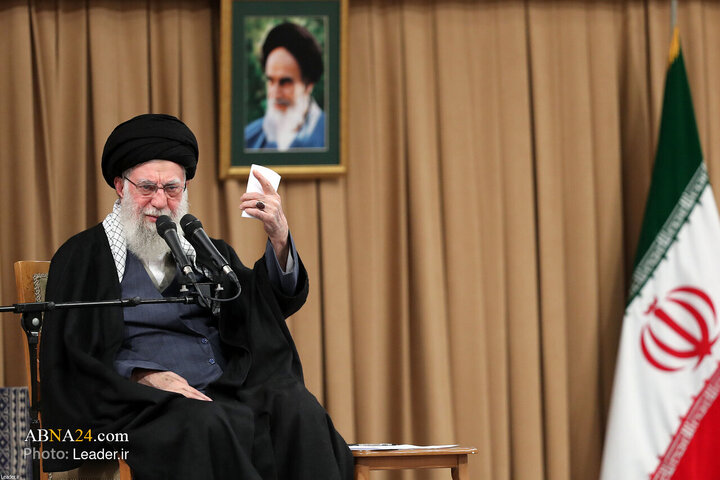 Photos: Imam Khamenei meets with people of Qom