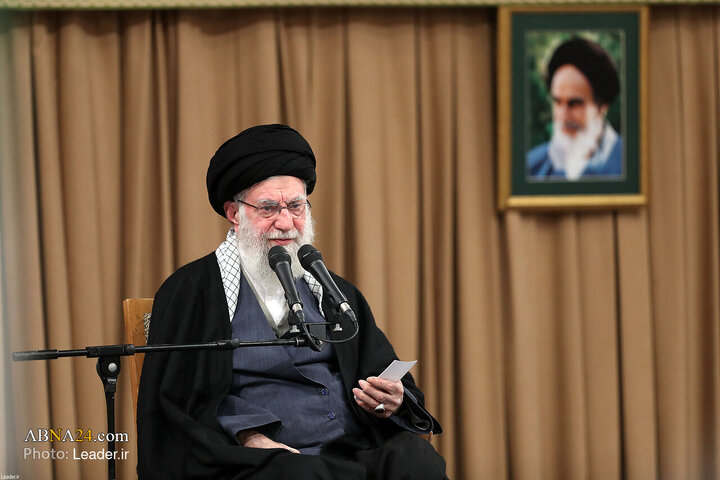 Photos: Imam Khamenei meets with people of Qom