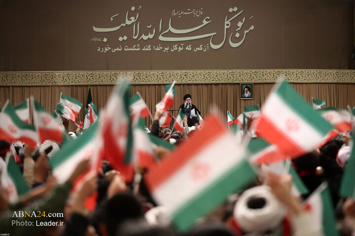 Photos: Imam Khamenei meets with people of Qom