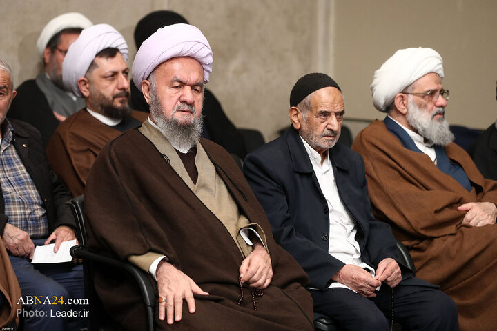 Photos: Imam Khamenei meets with people of Qom