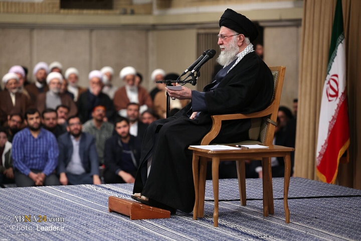 Photos: Imam Khamenei meets with people of Qom
