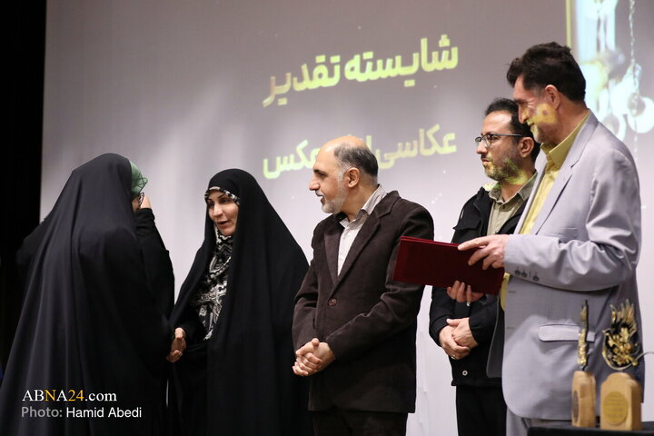 آیین اختتامییه دومین سوگواره ملی هنر و اندیشه اسلامی سه‌شنبه ( ۱۶ دی ۱۴۰۴) با حضور مسوولان و فرهیختگان فرهنگی و هنری از برگزیدگان دومین سوگواره ملی هنر و اندیشه عاشورایی در قم تجلیل شد.