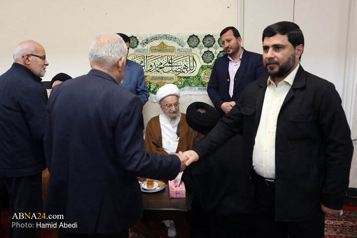 آیت‌الله ناصر مکارم شیرازی در مراسم جشن روز میلاد امام علی(ع) در مسجد امیرالمومنین(ع) قم
