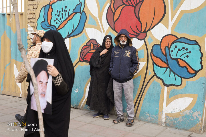 Photos: Funeral for two security forces martyred by rioters in Qom
