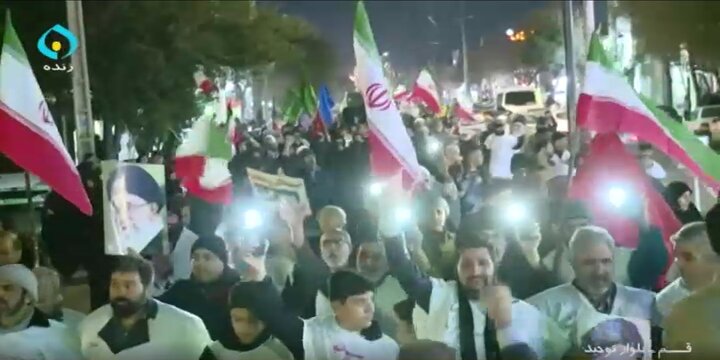 قمی‌ها برای سومین شب متوالی برای محکومیت اغتشاشات به خیابان‎ها آمدند
