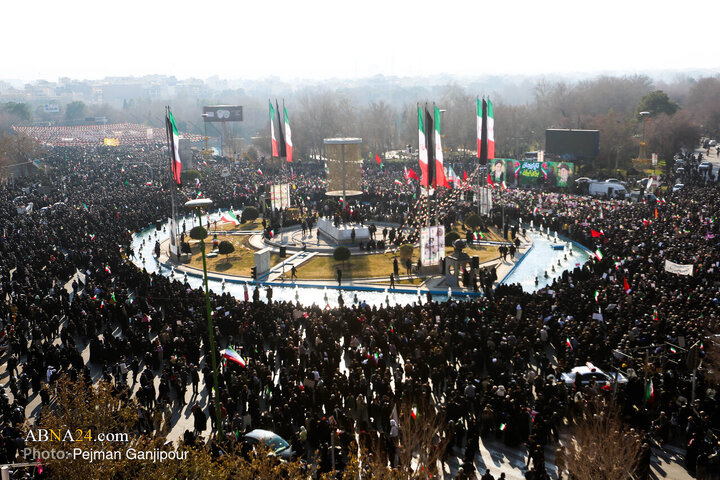 Photos: National Solidarity rally in Isfahan