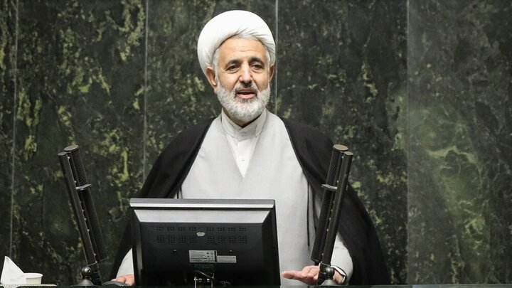 تشکر عملی مجلس و دولت آن است که مشکلات معیشتی و اقتصادی مردم را رفع کنند