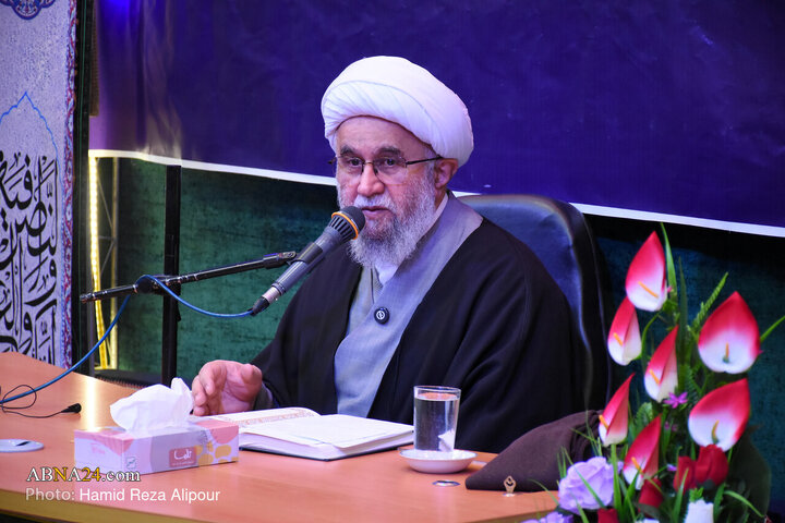 نشست قرار معنوی با سخنرانی آیت‌الله رمضانی در رشت