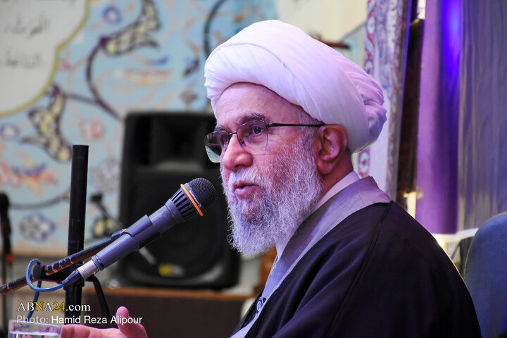 نشست قرار معنوی با سخنرانی آیت‌الله رمضانی در رشت
