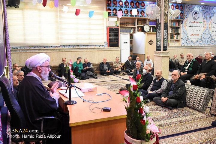 نشست قرار معنوی با سخنرانی آیت‌الله رمضانی در رشت
