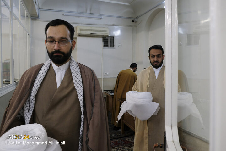 حاشیه مراسم عمامه گذاری طلاب در روز عید بزرگ مبعث رسول اکرم(ص) در دفتر آیت‌الله فاضل لنکرانی