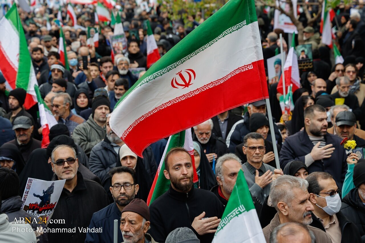 مرزهای ایران مصنوعی هستند و تجزیه ایران بد نیست!