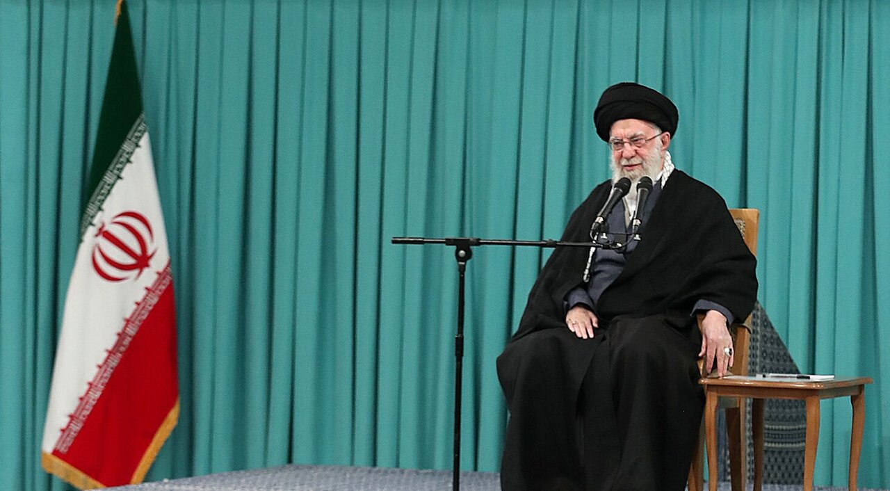 رهبر انقلاب: فتنه اخیر یک فتنه آمریکایی بود و هدف بلعیدن ایران است/ ملت ایران کمر فتنه را شکست؛ کمر فتنه‌گر را هم باید بشکنیم