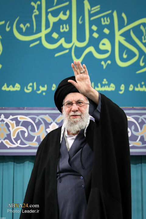 Photos: Imam Khamenei meets with thousands of people on Eid al-Mab'ath