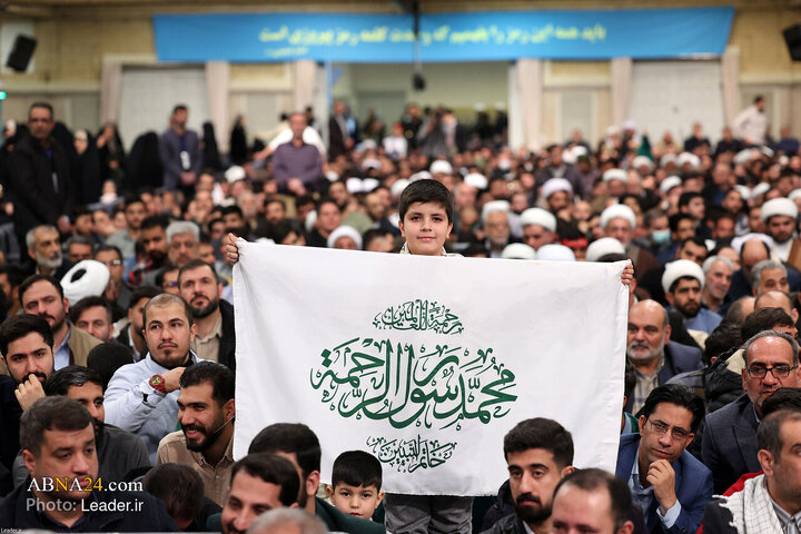 Photos: Imam Khamenei meets with thousands of people on Eid al-Mab'ath