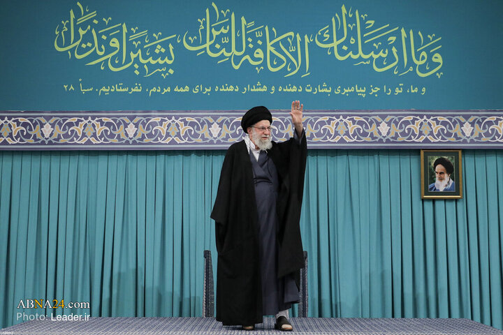 Photos: Imam Khamenei meets with thousands of people on Eid al-Mab'ath
