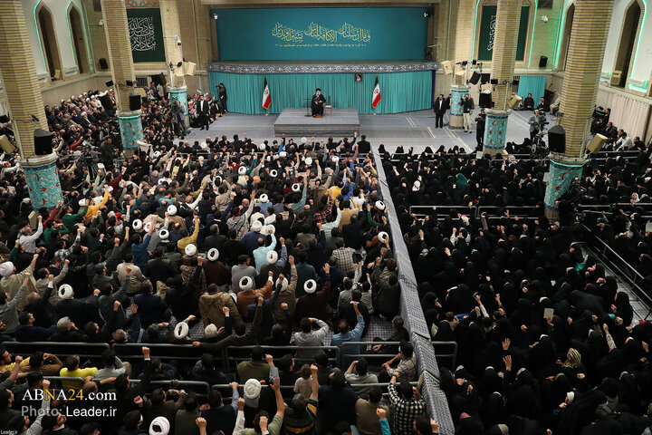 Photos: Imam Khamenei meets with thousands of people on Eid al-Mab'ath