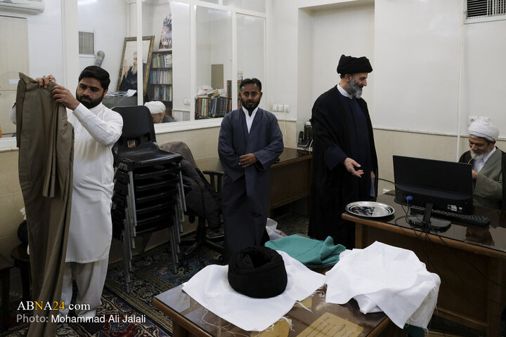 Photos: Turban-wearing ritual held in Qom on Eid al- Mab'ath