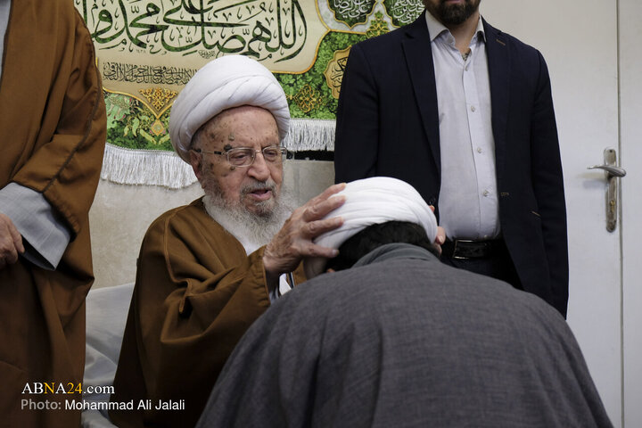 Photos: Turban-wearing ritual held in Qom on Eid al- Mab'ath