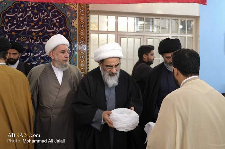 Photos: Turban-wearing ritual held in Qom on Eid al- Mab'ath
