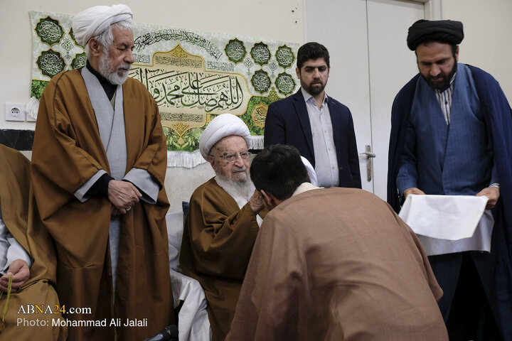 Photos: Turban-wearing ritual held in Qom on Eid al- Mab'ath