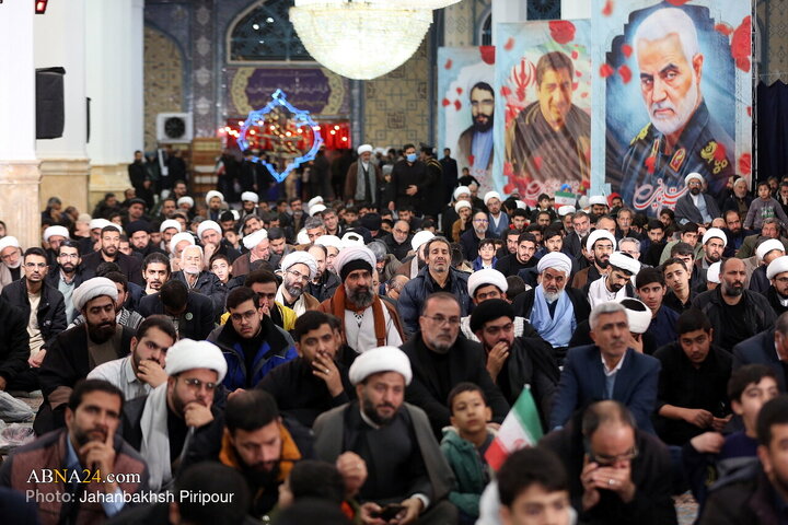 سیزدهمین یادواره شهدای روحانی و طلبه استان کرمان چهارشنبه (۲۴ دی ۱۴۰۴) با حضور فرماندهان، آزادگان و اقشار مختلف مردم کرمان همزمان با شهادت امام موسی کاظم علیه‌السلام در شبستان بقیع مسجد مقدس جمکران برگزار شد.