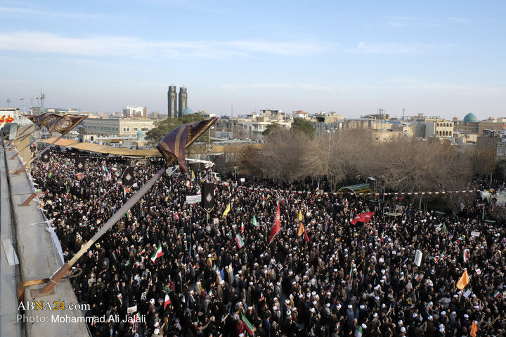 راهپیمایی و تجمع همبستگی ملی و تکریم صلح و دوستی، دوشنبه (۲۲ دی ۱۴۰۴) در محکومیت اقدامات تروریستی اخیر با حضور مردم در قم برگزار شد.