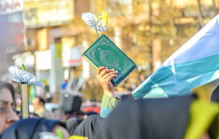 عکس خبری | خروش مردم پرند در حمایت از جمهوری اسلامی ایران