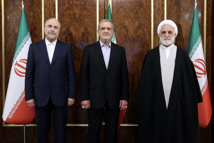هوشیاری ملت عزیز ایران سناریوی کثیف طراحان رخدادهای تلخ اخیر کشور را نقش برآب کرد 