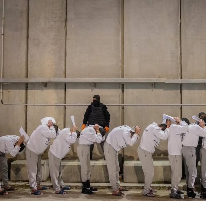 40 Palestinian journalists males and females held in Israeli prisons
