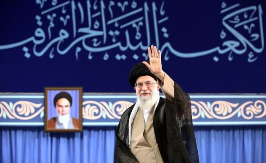 تحلیلگر نیجریه‌ای: به این ۱۴ دلیل آیت‌الله خامنه‌ای را دوست دارم