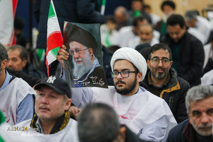 Photos: Ceremony of nation's pledge of allegiance to Leadership held at Jamkaran Mosque