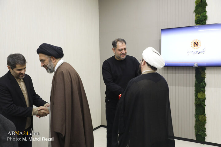 بازدید معاون فرهنگی و جمعی از مدیران رسانه‌ای حرم بانوی کرامت از خبرگزاری ابنا