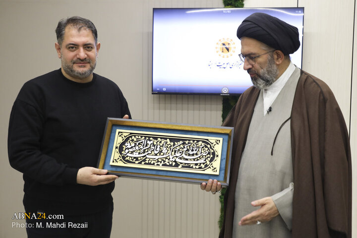 بازدید معاون فرهنگی و جمعی از مدیران رسانه‌ای حرم بانوی کرامت از خبرگزاری ابنا